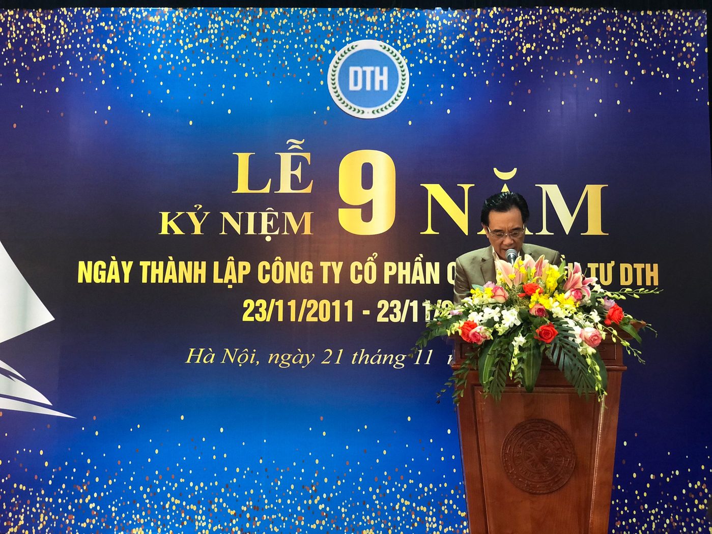 Lãnh đạo công ty phát biểu